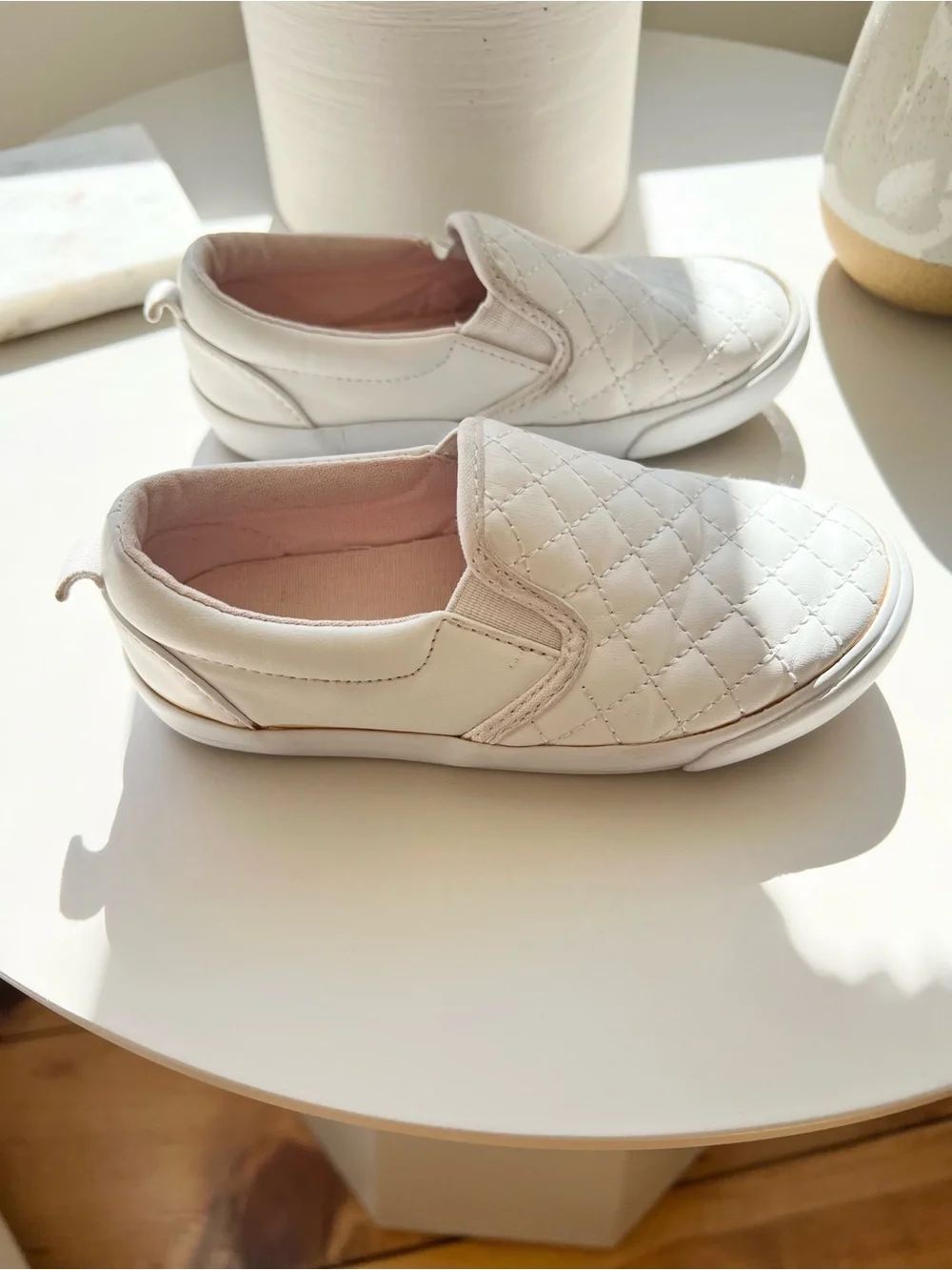 Old Navy White Quilted Slip-On Kids Sneakers | Girls Size 8